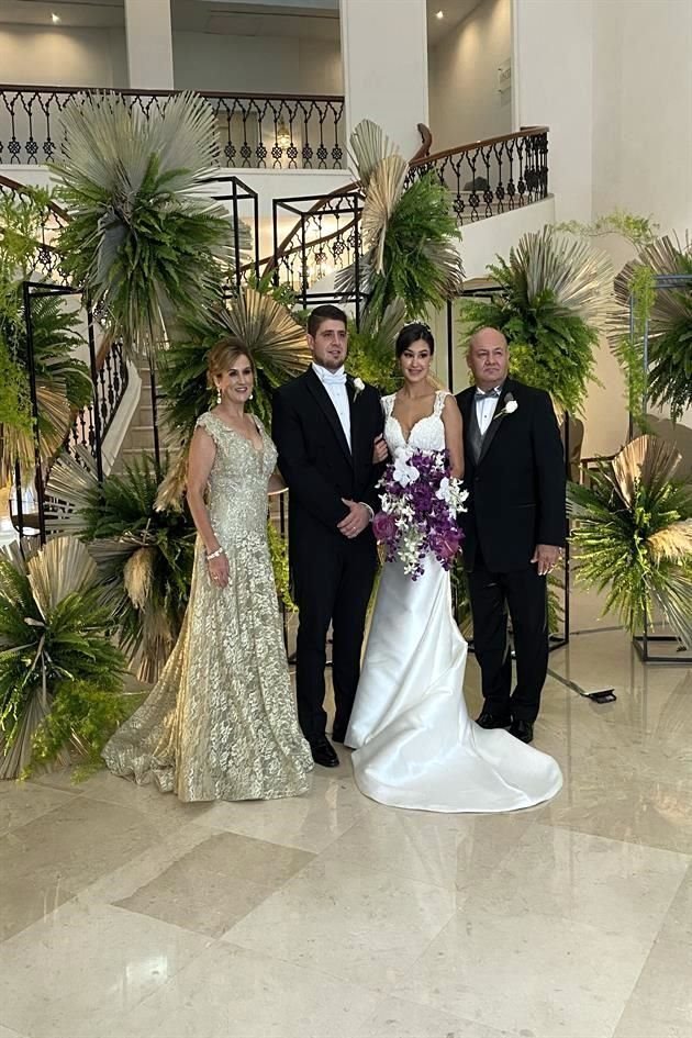Alma Delia Villarreal, Daniel Martínez Charur, Denisse Tanguma Villarreal y Antonio Tanguma