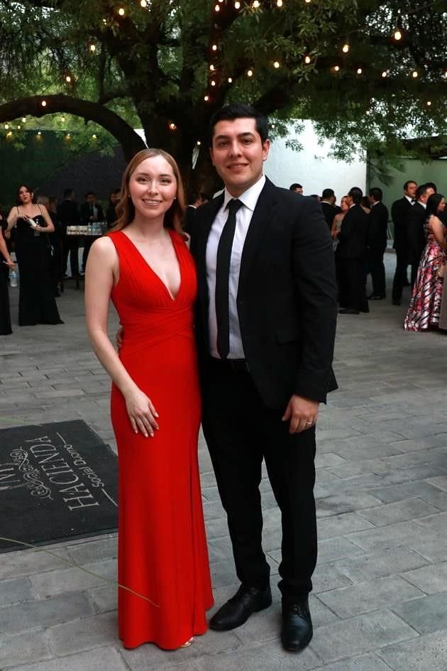 Stephy de León y Gerardo Contreras
