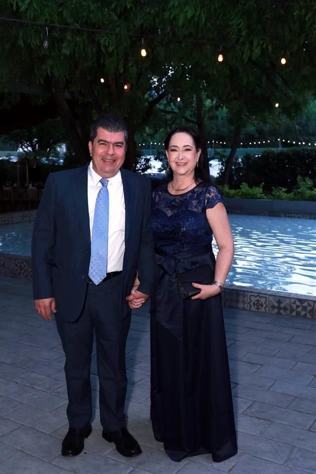 Rodolfo Alanís Villarreal y Laura Rodríguez de Alanís