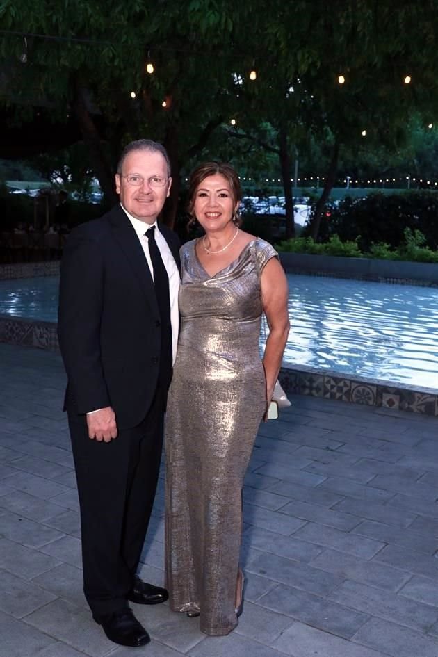 Raúl Garza Alanís y  Fanny Villanueva de Garza