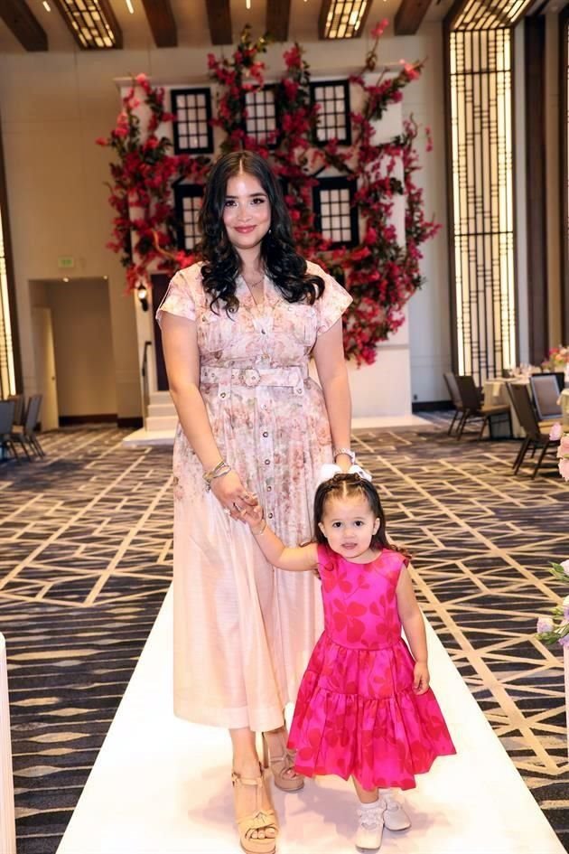 Karla López de Zambrano y Renata Zambrano