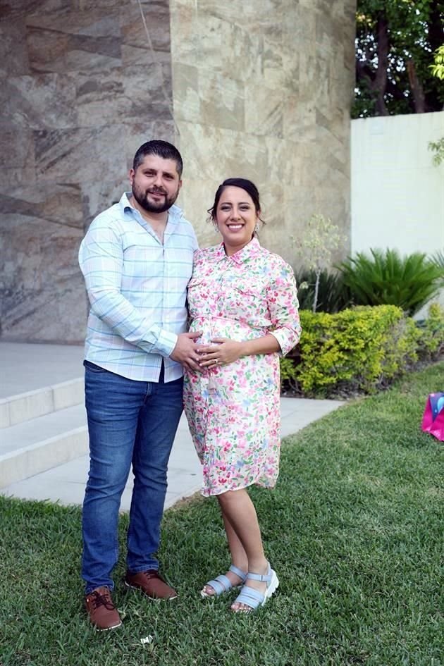 José Luis Flores Guajardo y Arlette Álvarez de Flores
