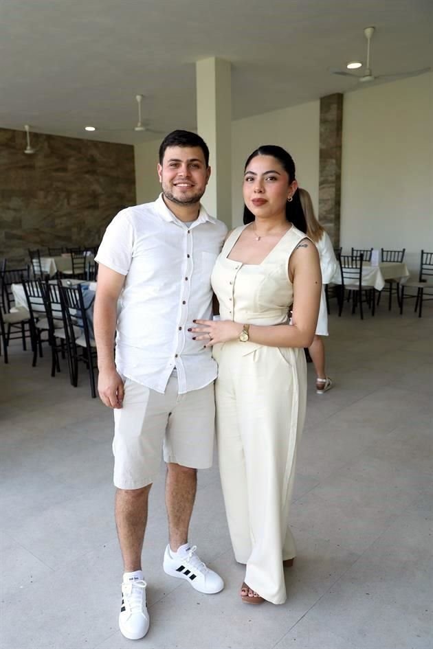 Jesús Daniel Flores y Jazmín Paredes