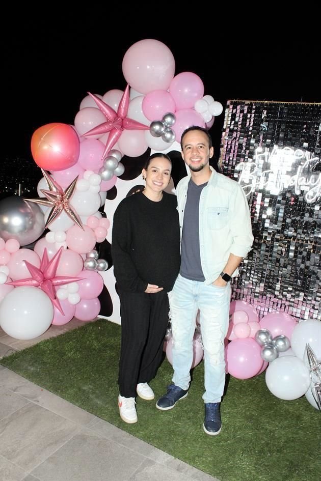 Yanet Vázquez y Alán González