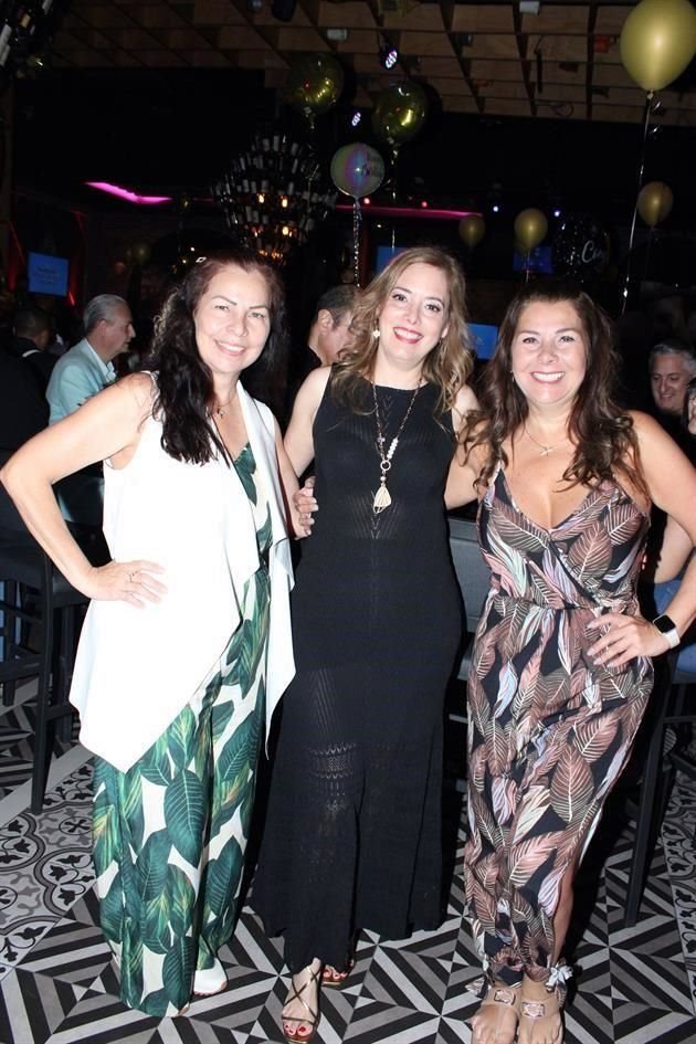 Betty De León, Yvonne Dávila y Aurora De León