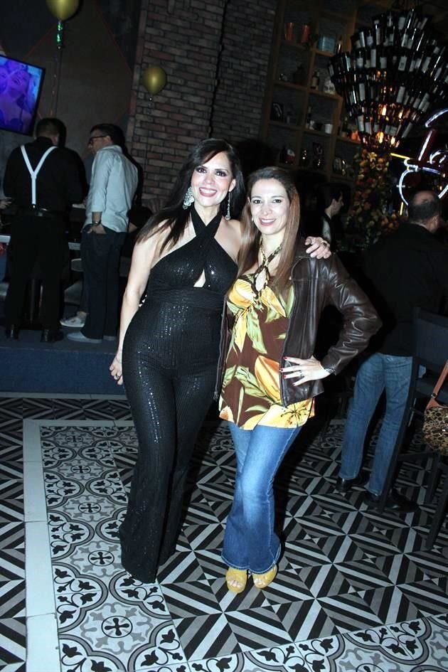 Alle Barrera y Fabiola de Almaguer