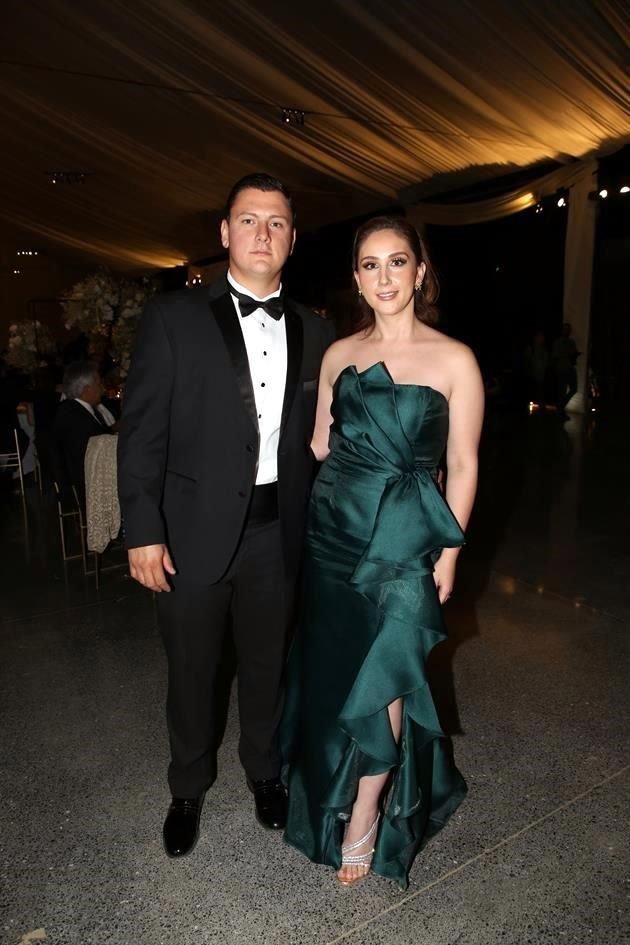 Álvaro Treviño y Sarahy Alanís