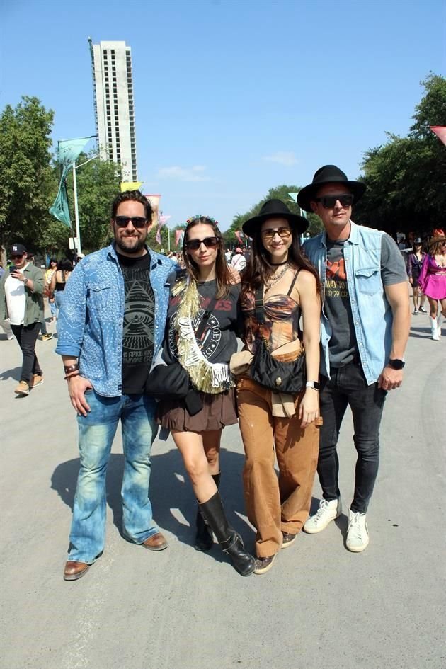 Jorge Del Toro, Cindy Torres, Karla Torres y Jorge García