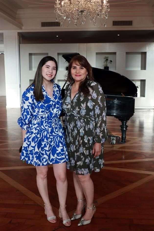 Katia Lozano y Mónica de Lozano