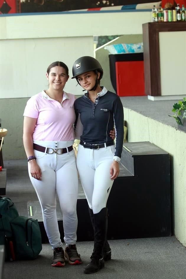 Natasha Quintanilla y Sofía González Valdés