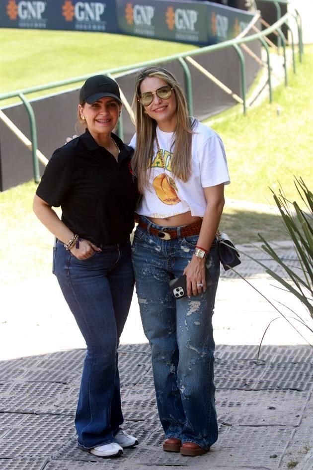 Rosy Oceguera y Cinthia Sarmiento