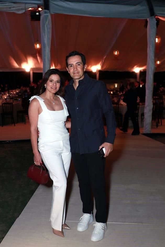 Melissa Garza de Martínez y  Andrés Martínez Pérez