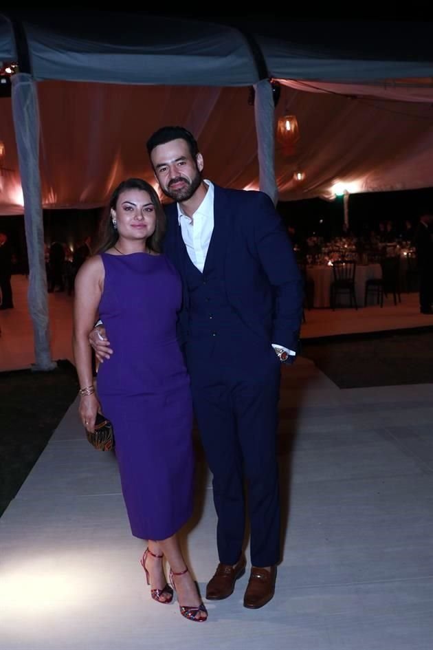 Myrna Martínez de Campos y Gerardo Campos Maldonado