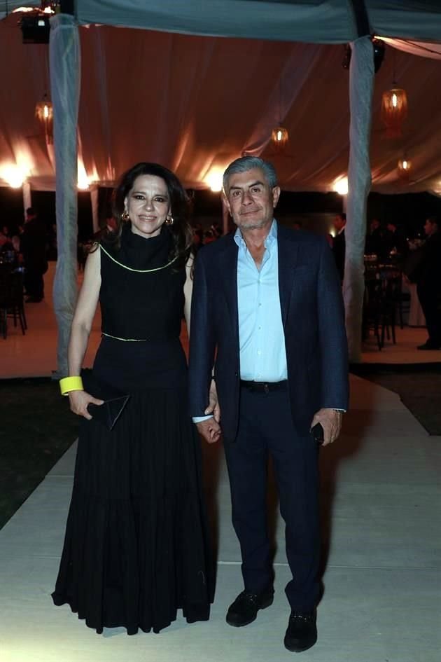 Martha de Perales y Jesús Perales