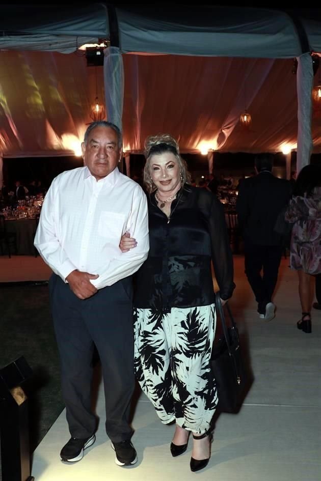 Guillermo Villasana del Castillo y Marina Jones de Villasana