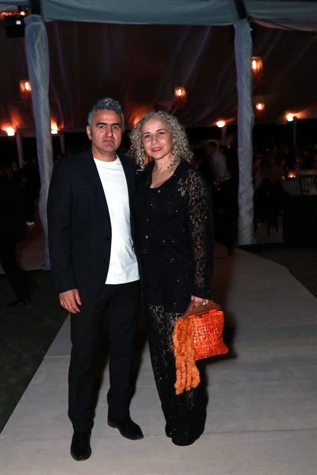 Édgar Omar González Rodríguez y Karla Pedraza de González
