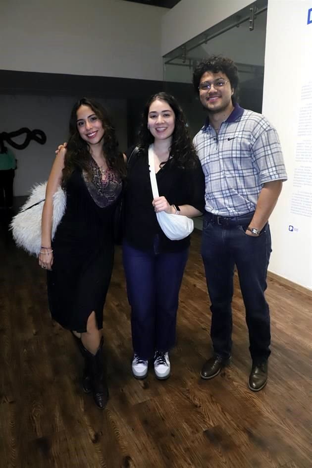 Daniella Esparza, Danyra Ramos y Jesús Anza