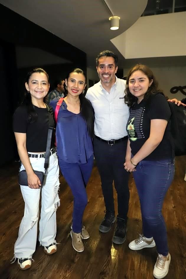 Morena González, Anabel Sánchez, Carlos Sandoval y Carolina Torres