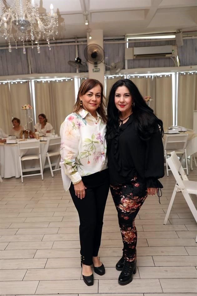Fátima Camacho de Palacios y Alma Rosa Cantú de Palacios
