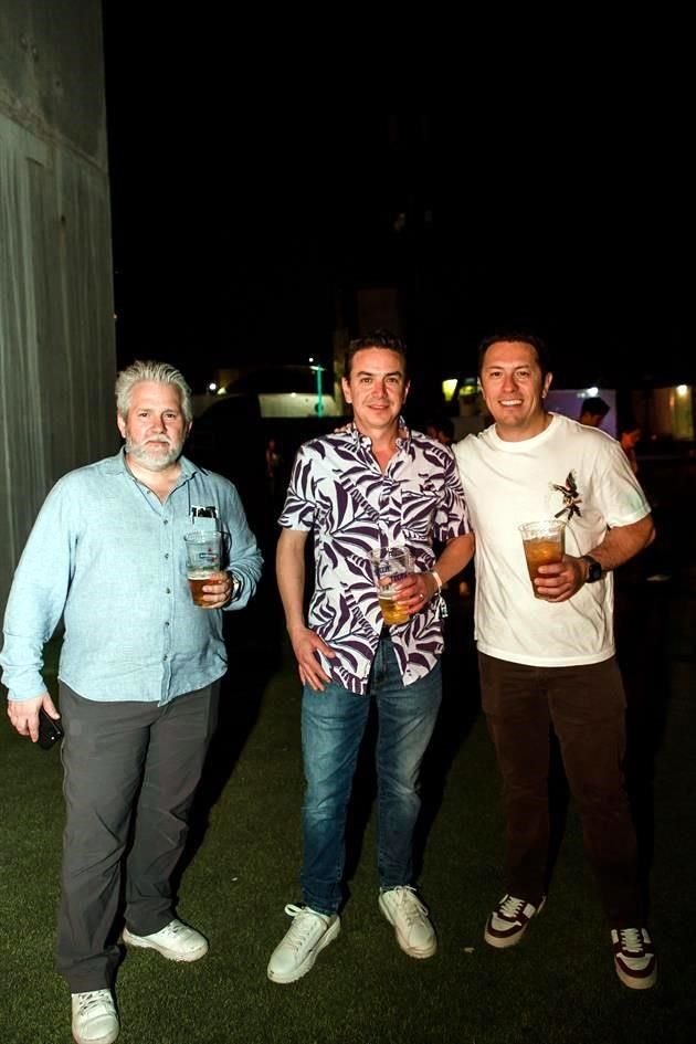 Eugenio Alanís, Joe Hinojosa y Beto Estrada
