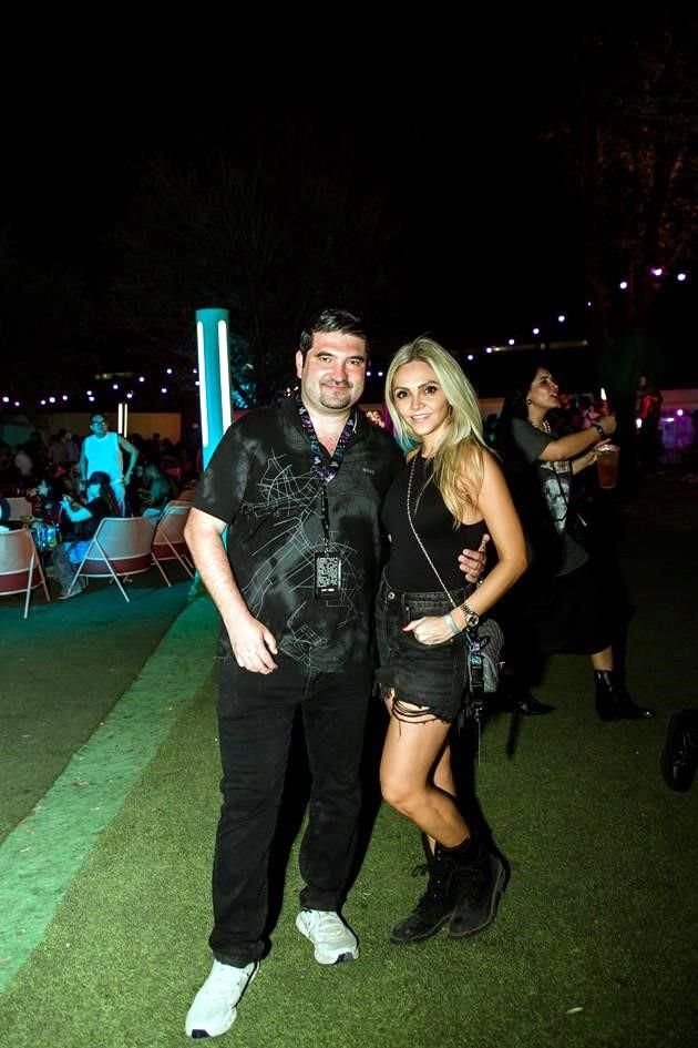 Óscar Flores y Marcela Rodríguez de Flores