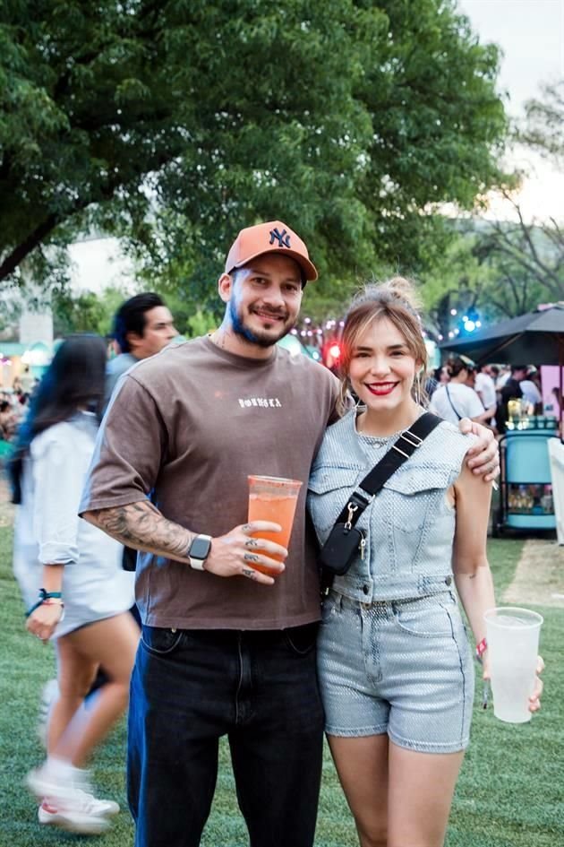 Jesús Covarrubias y Tania Rendón