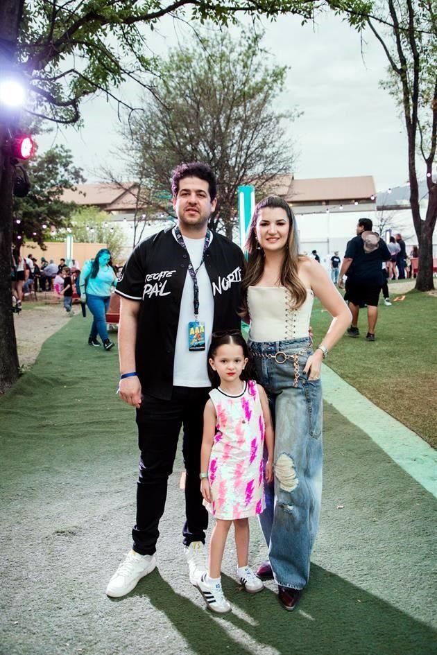 Manuel Mascareñas, Blanca Flores de Mascareñas y Paula Mascareñas Flores