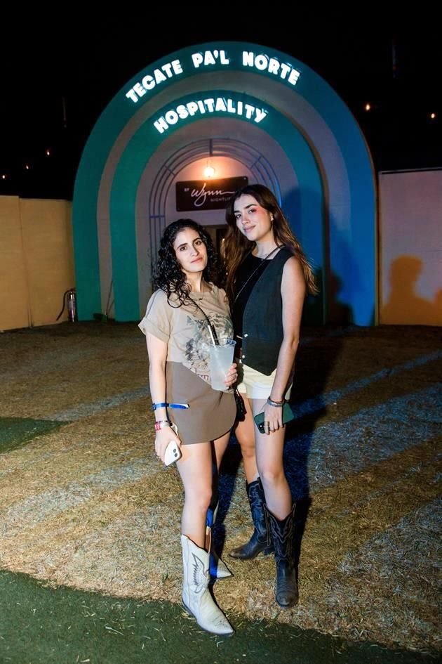 Pilar Acra y Andrea Martínez