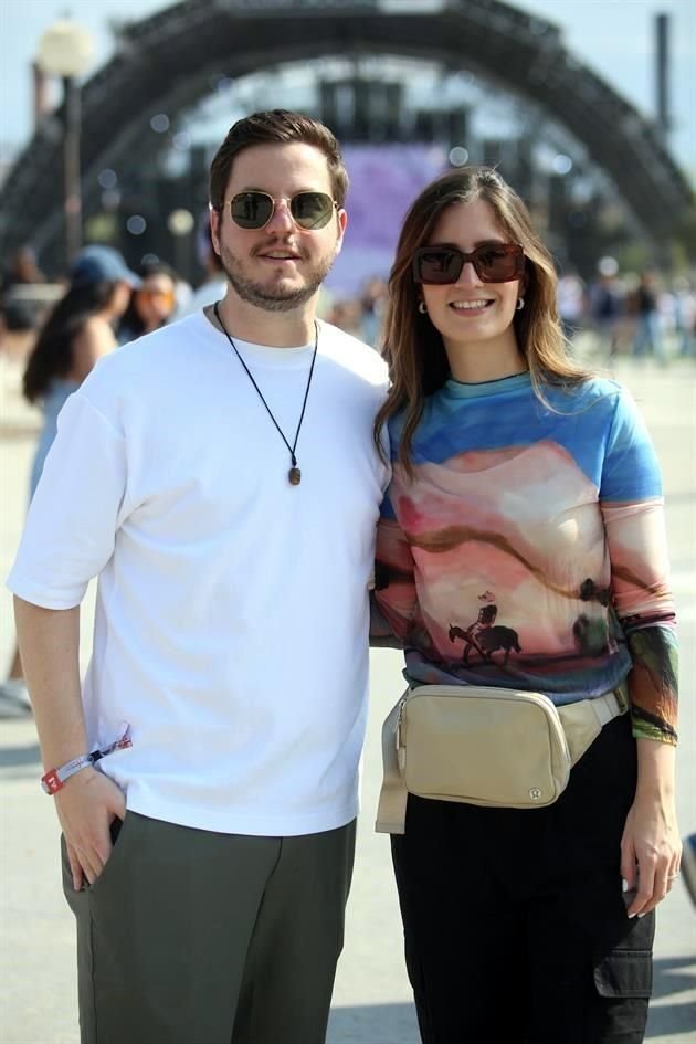 Alejandro Hugler y Paola Santos