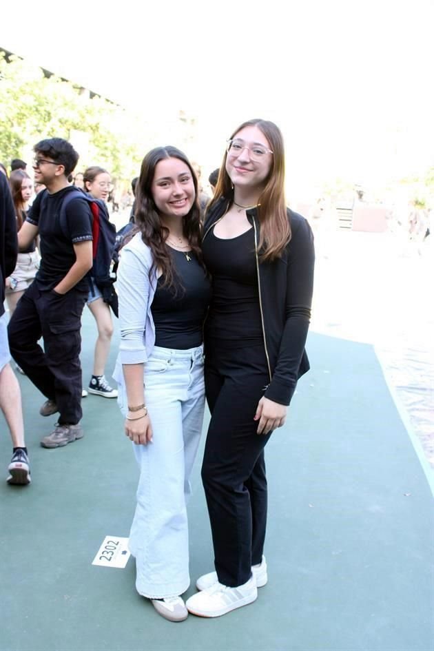 Andrea Salazar y Monse Muñiz