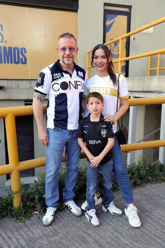Gabriel Cantú, Mauricio Yáñez y Claudia Salinas