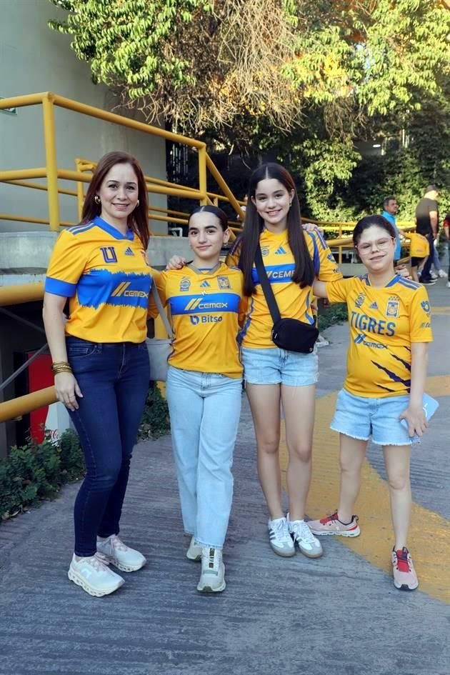 Daniela Villarreal, María Andrea Barrera, Andrea Reding y María Lucía Reding