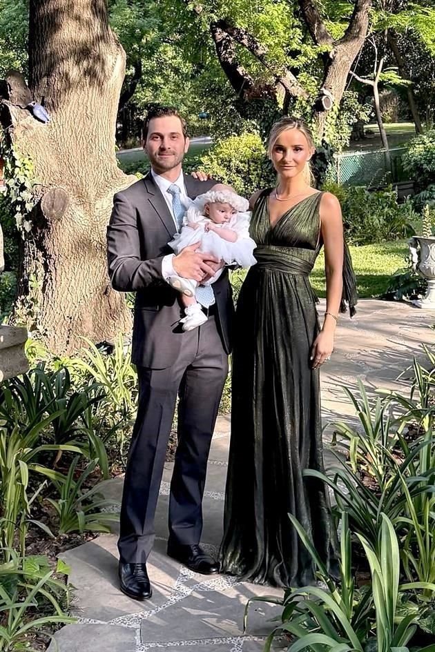 FAMILIA DEL NOVIO. Federico Canavati y Andrea Odriozola  de Canavati con su hija Ximena Canavati