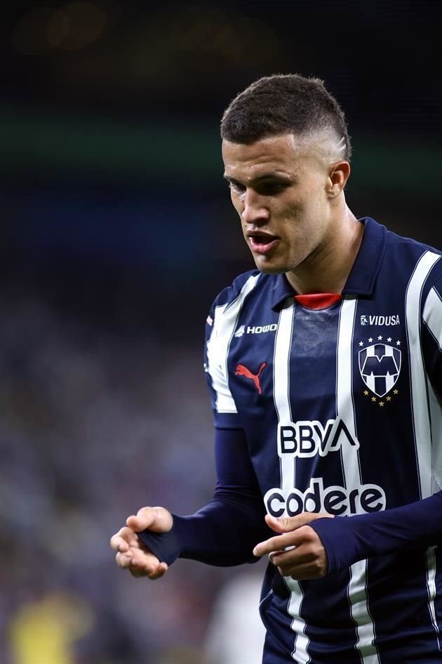Deossa festejó con un bailecito su segundo gol con Rayados en el torneo de liga.