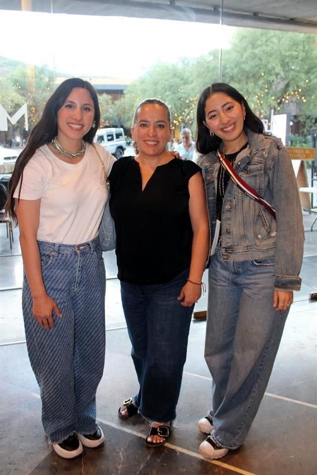 Marlene Bernal, Guadalupe Curiel, Melissa Bernal