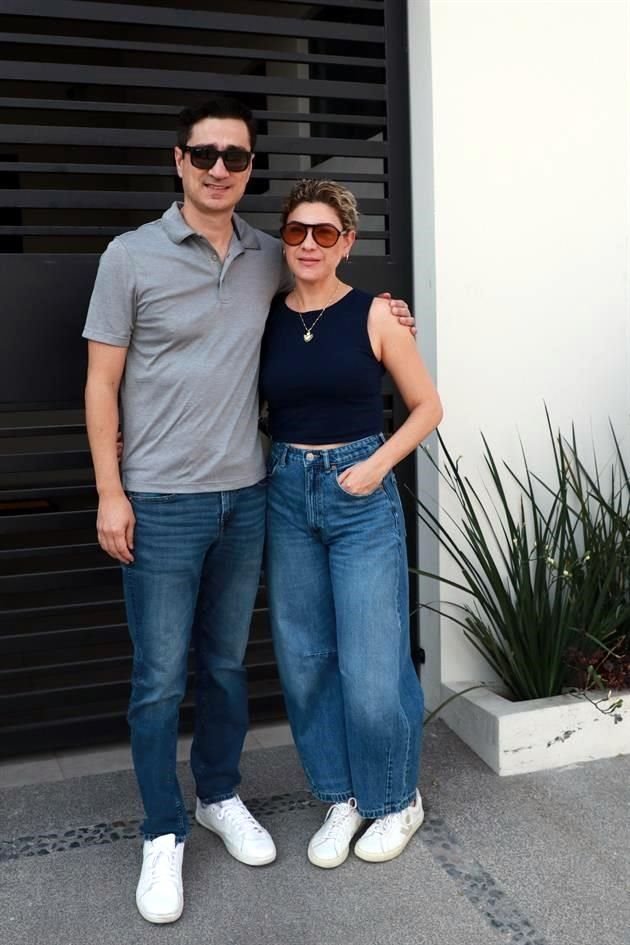 Javier García y Linda Jiménez