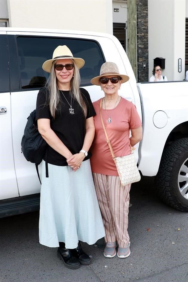 María Reyes y Juanita de Reyes