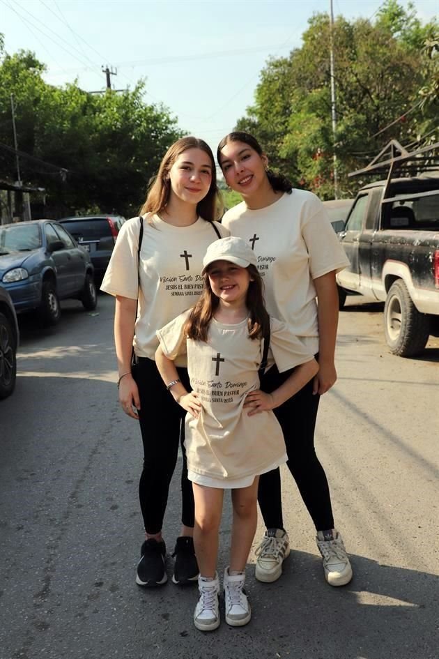 Mabel Robles, María Robles y Paulina Cardona