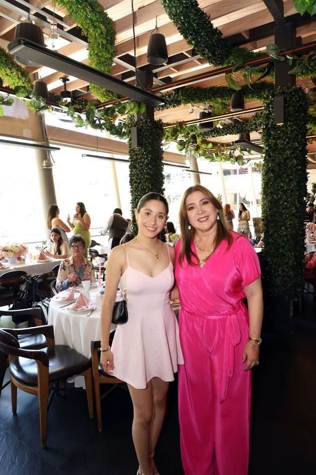 Camila García y Dinorah García