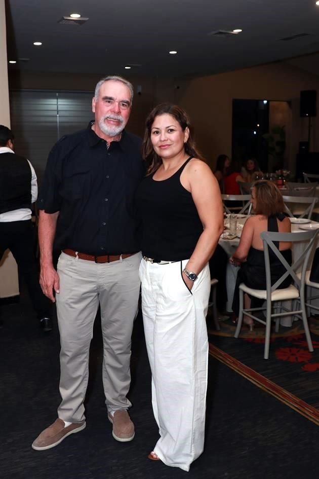 Juan Carlos Fuzy y Meidys Noroño de Fuzzy
