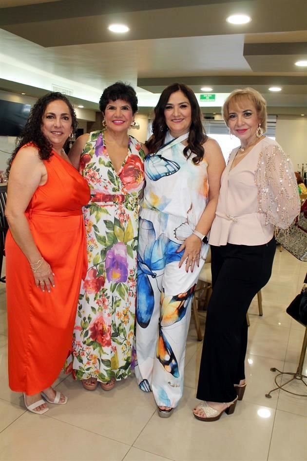 Claudia de Dávila, Paty Antúnez de Dávila, Sonia Flores de Dávila y Aracely Dávila