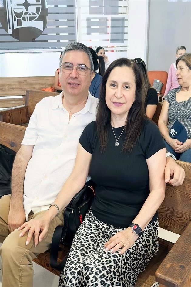 Gabriel Villarreal y Lupita Pérez de Villarreal