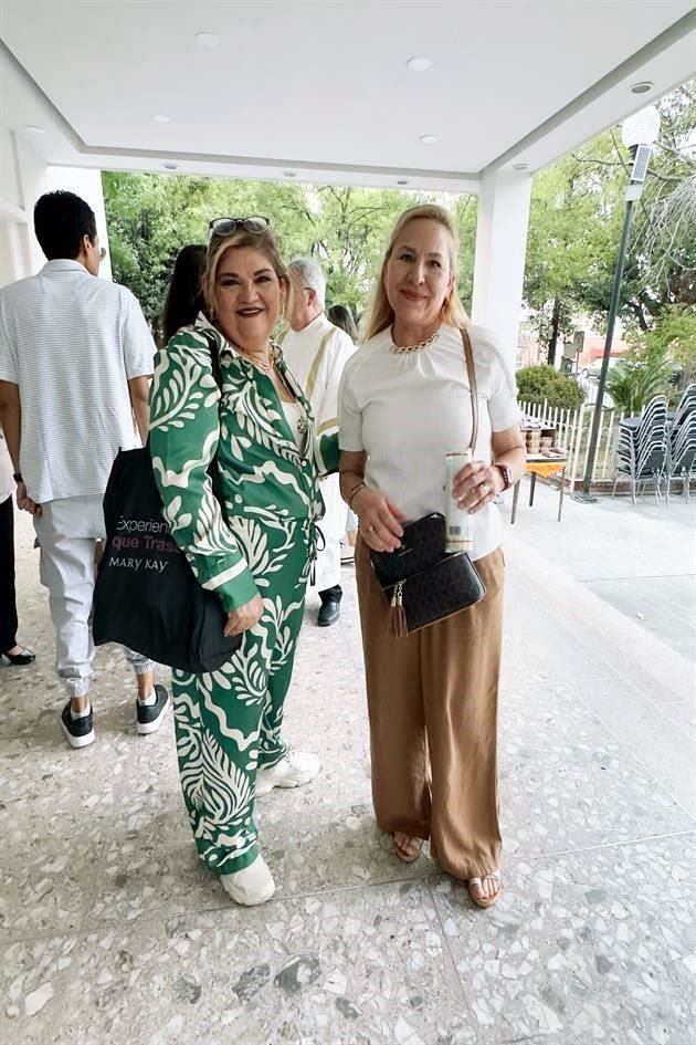 Lalila Alanís y María Eugenia de Pedroza