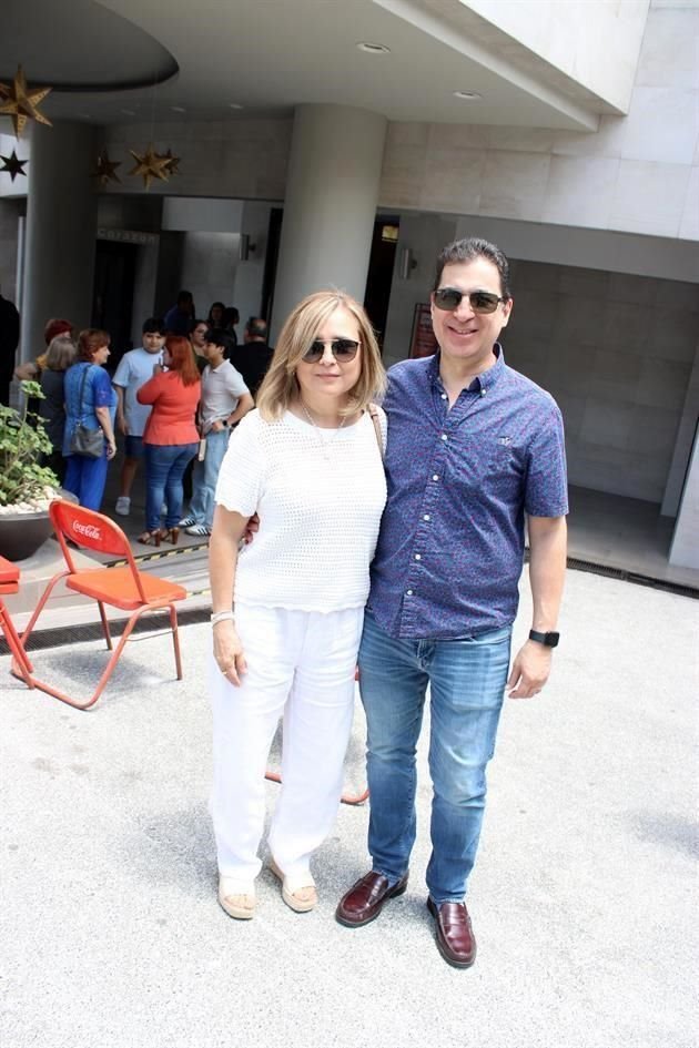 Alejandra Pineda y Francisco Cruz
