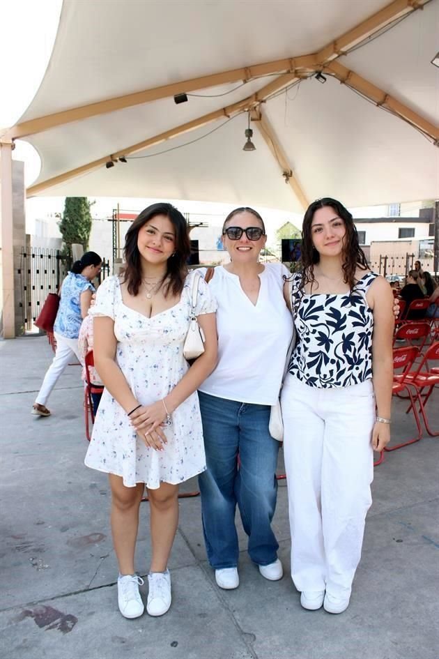 Ana Monfor, Paola del Real y Andrea Monfor