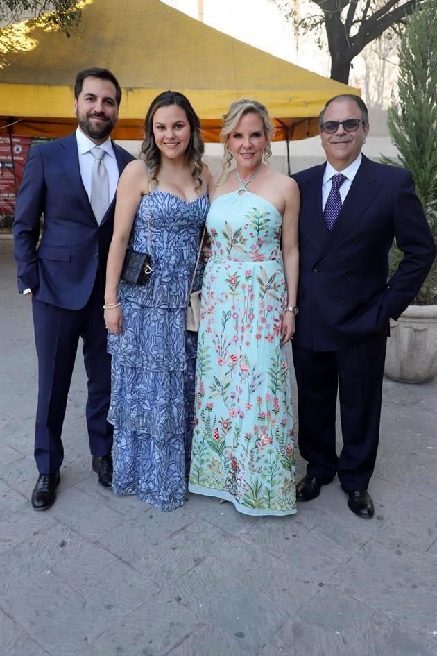 Ramiro Rodríguez, Valeria Rodríguez, Gina de Rodríguez y Ramiro Rodríguez