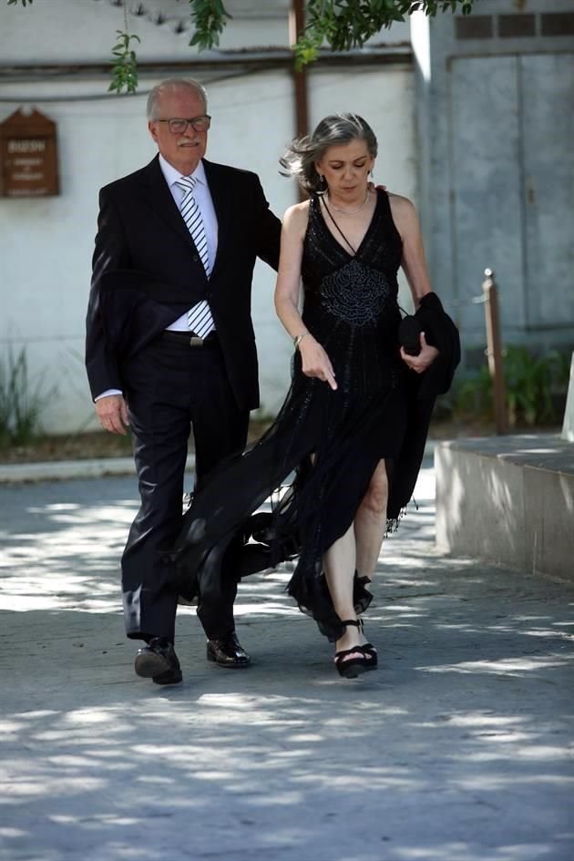 Eduardo de Saro y Lourdes de De Saro