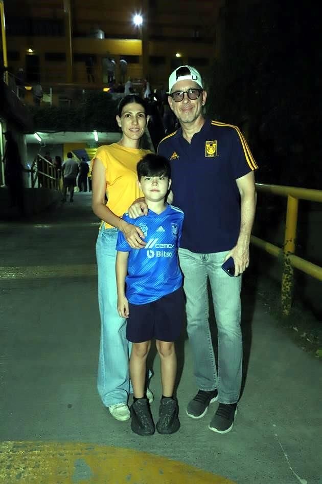 Annick Rosani, Ro Harris y Roger Harris