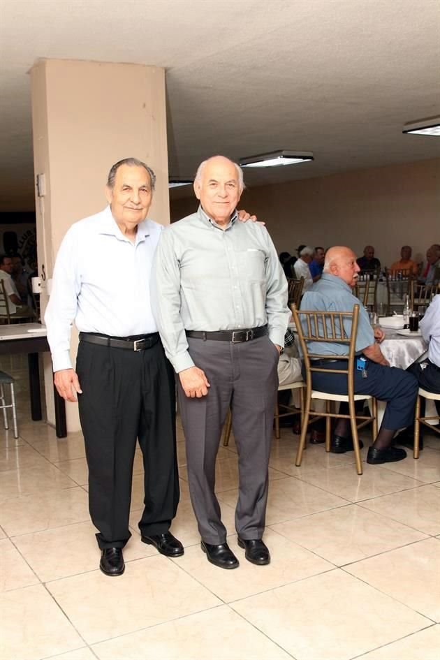 Hugo Luis y José Luis Cantú, hermanos del festejado