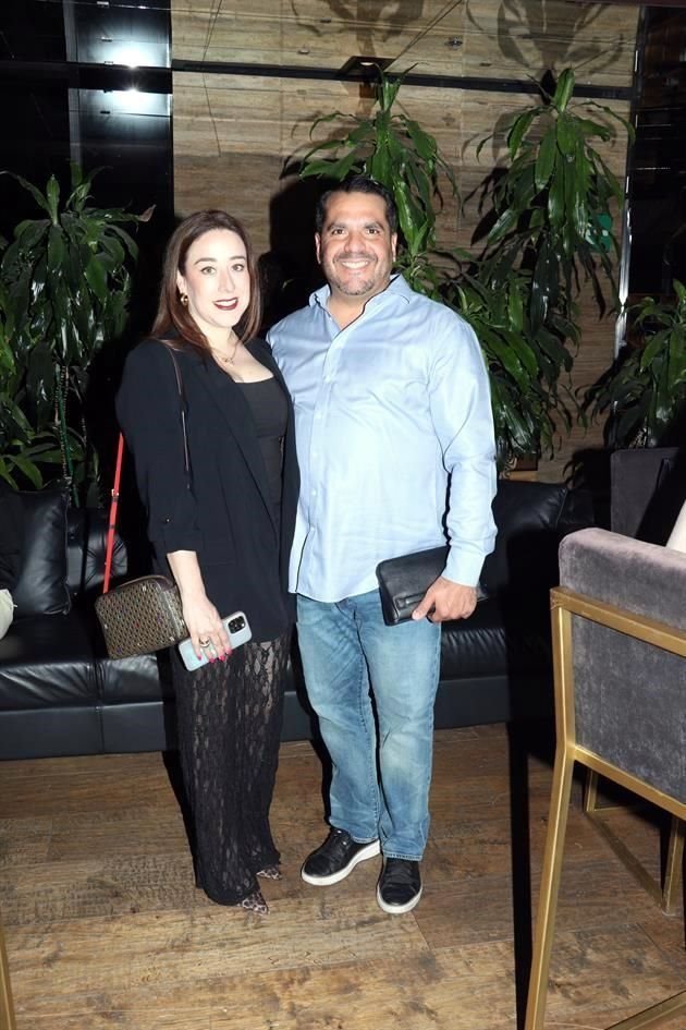 Dona Torres y Víctor Piñeiro